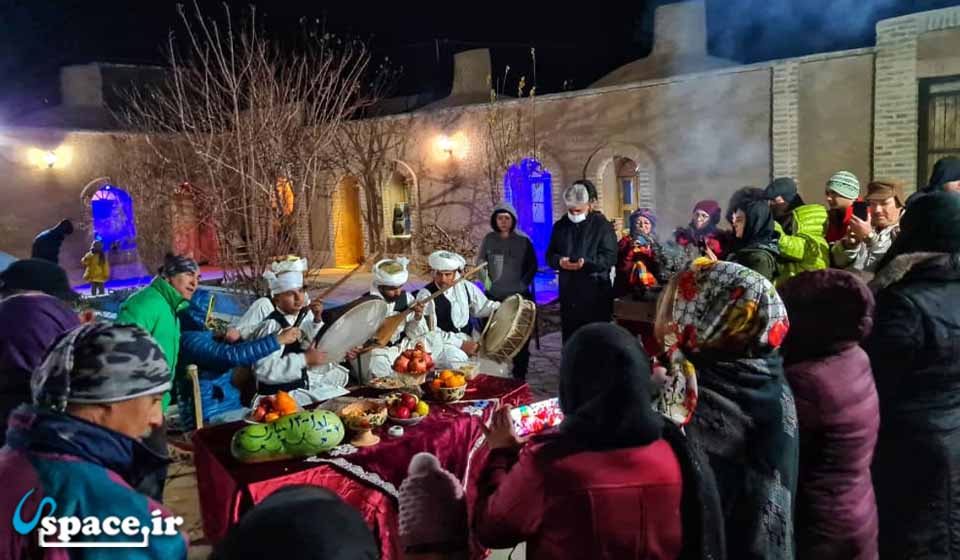جشن یلدا در اقامتگاه بوم گردی جیزد - رشتخوار - روستای اکبرآباد